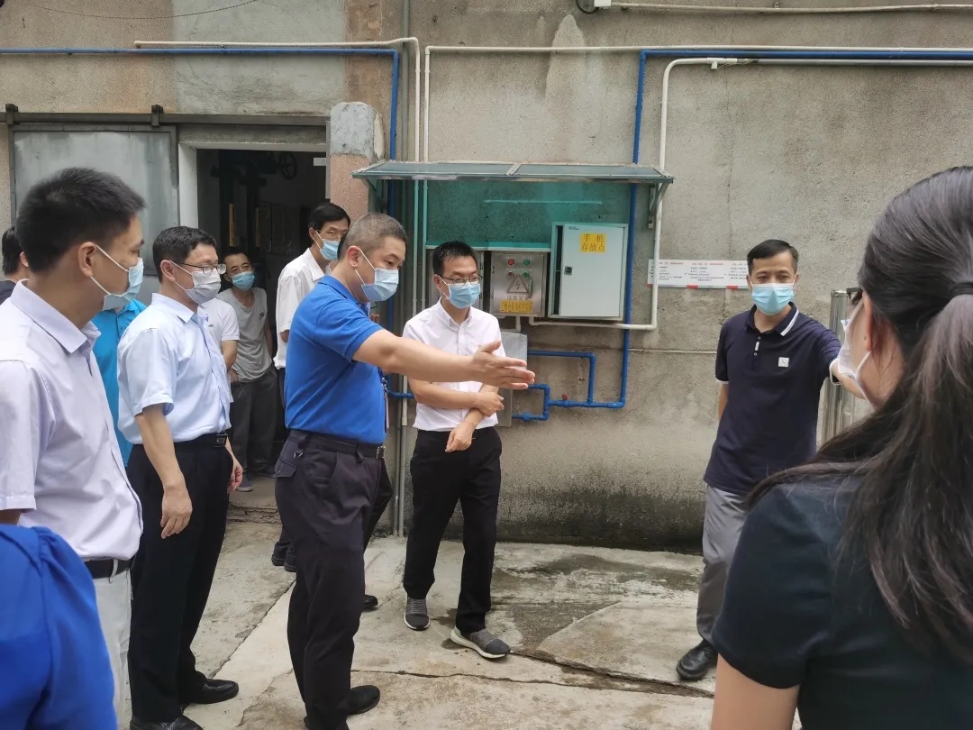 海珠区常务副区长傅晓初到白云山2299威尼斯公司开展清静生产检查