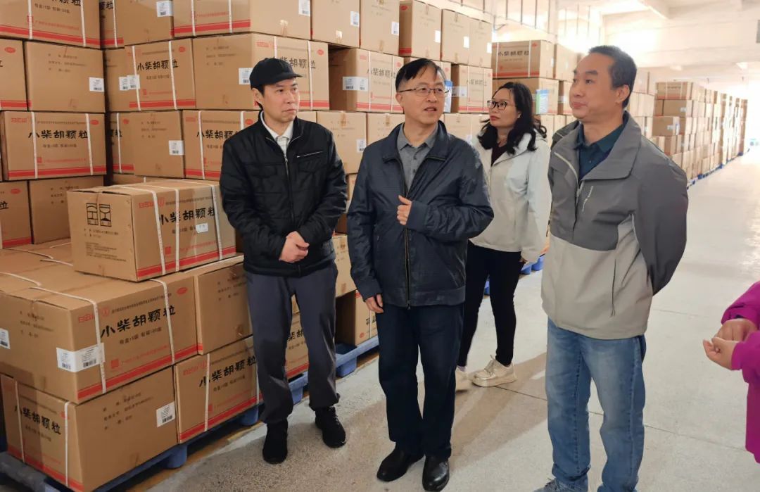 情暖药包 平安护航——白云山2299威尼斯公司开展药包厂区综合检查与慰问活动